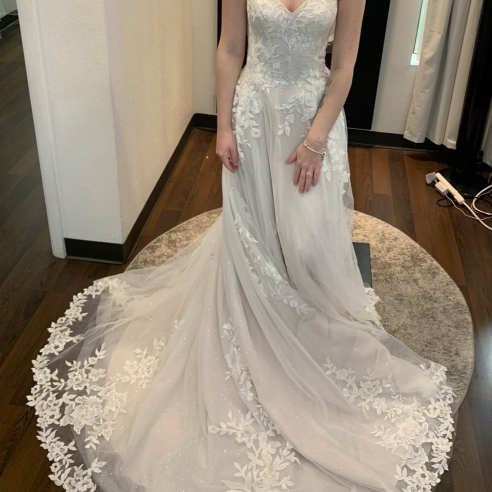 Elegant White Lace And Cream Wedding Dress